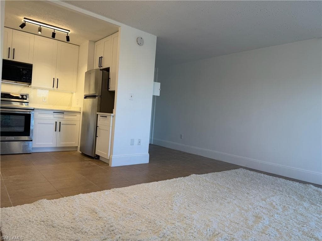 2350 W 1st ST # 303, FORT MYERS FL 33901-4