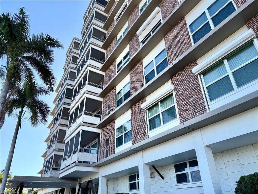 2350 W 1st ST # 303, FORT MYERS FL 33901-24