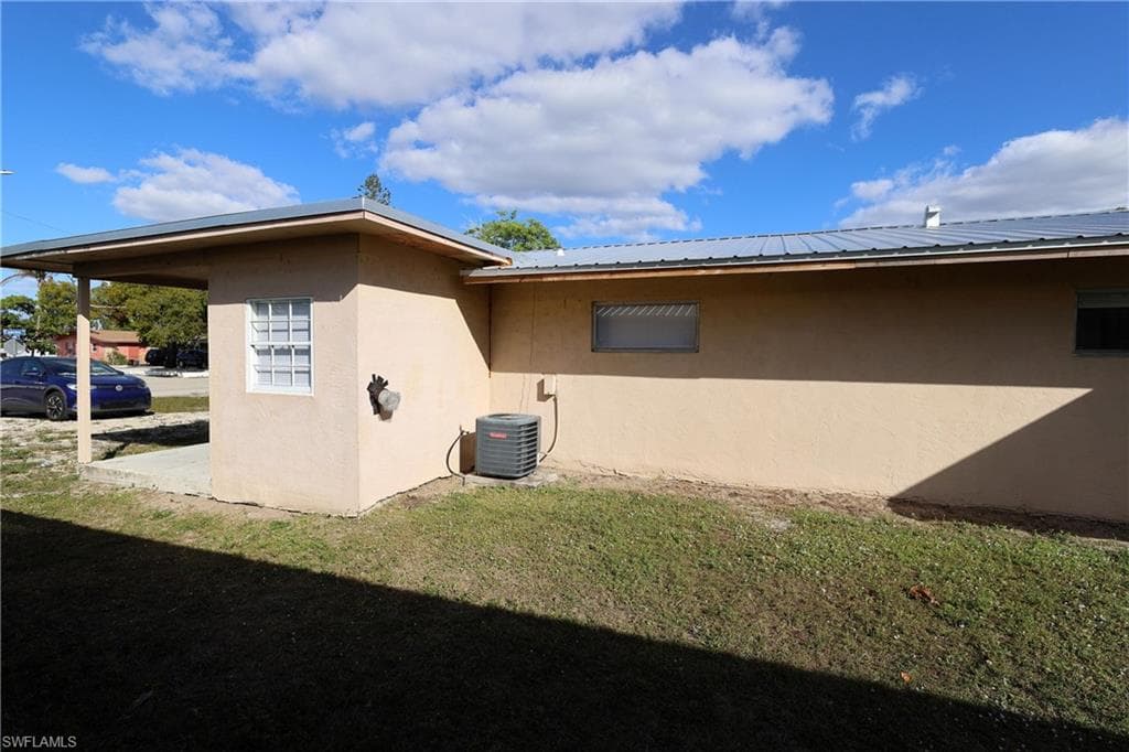 1652 Cypress DR, FORT MYERS FL 33907-6