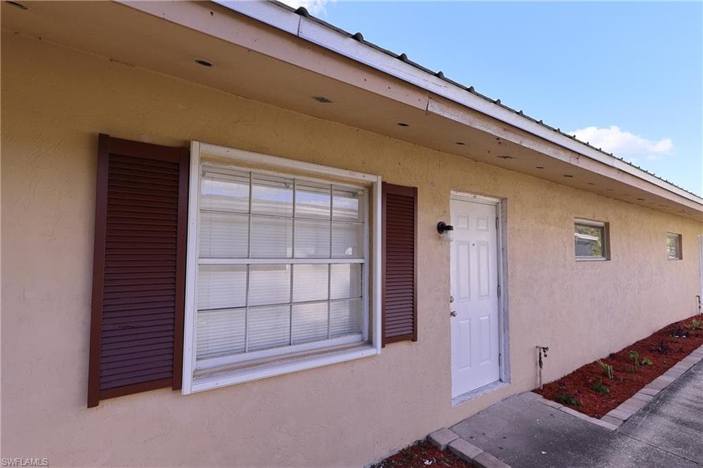 1652 Cypress DR, FORT MYERS FL 33907-4