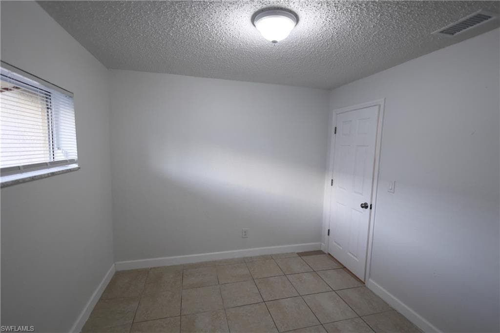 1652 Cypress DR, FORT MYERS FL 33907-29