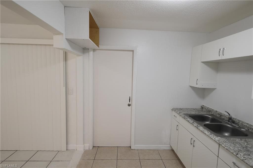 1652 Cypress DR, FORT MYERS FL 33907-36