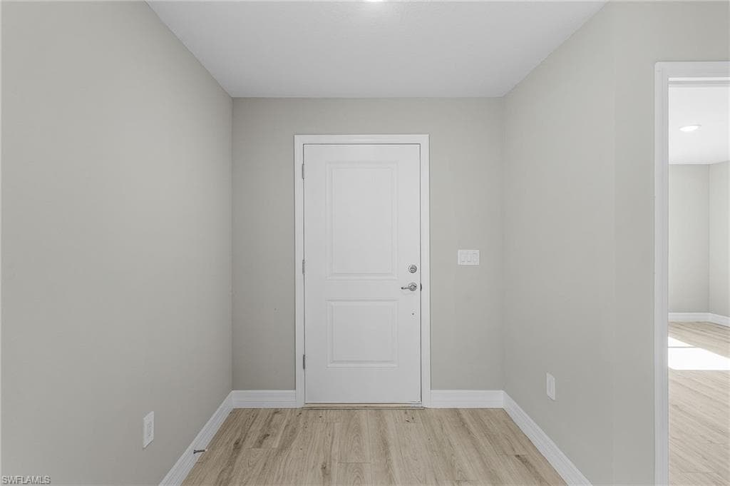 545 Oakshire LN-4