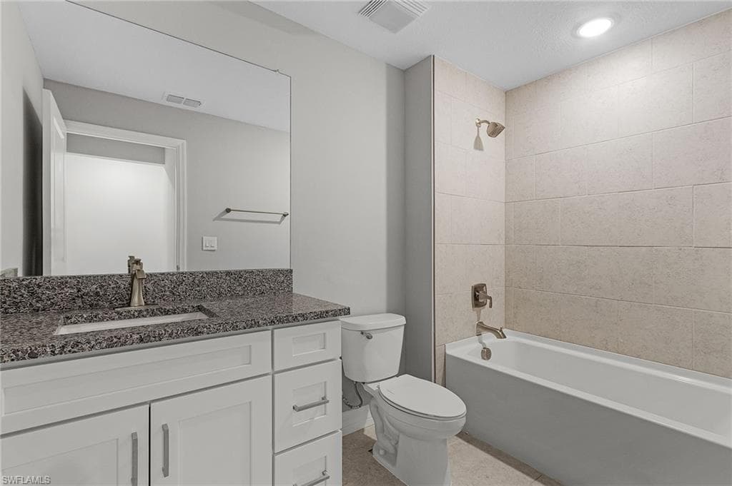 545 Oakshire LN-14