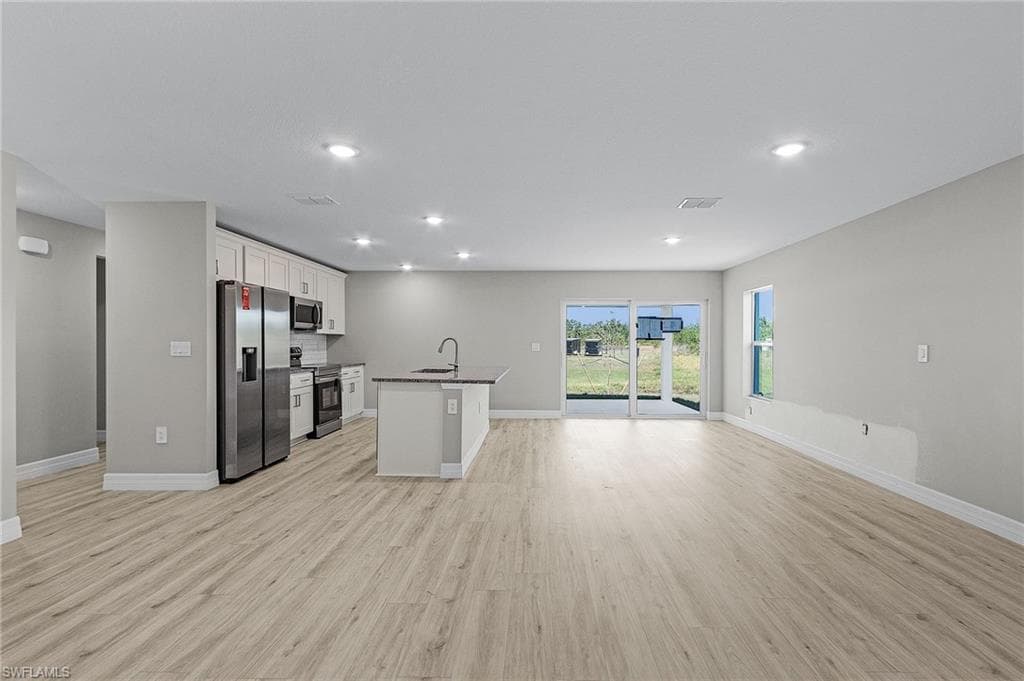 545 Oakshire LN-7
