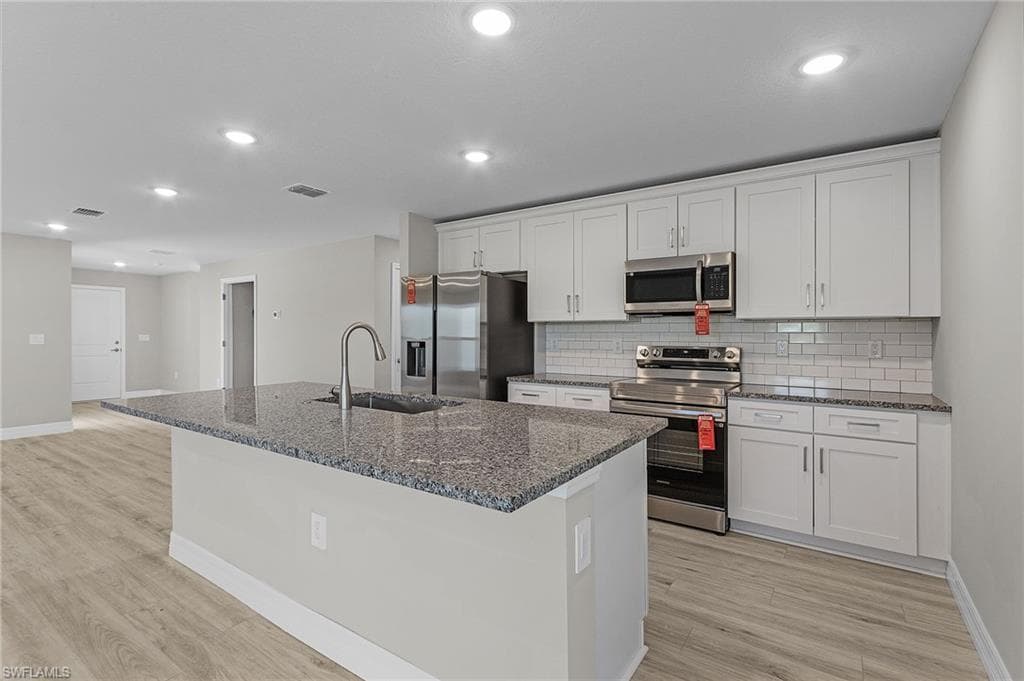 545 Oakshire LN-11