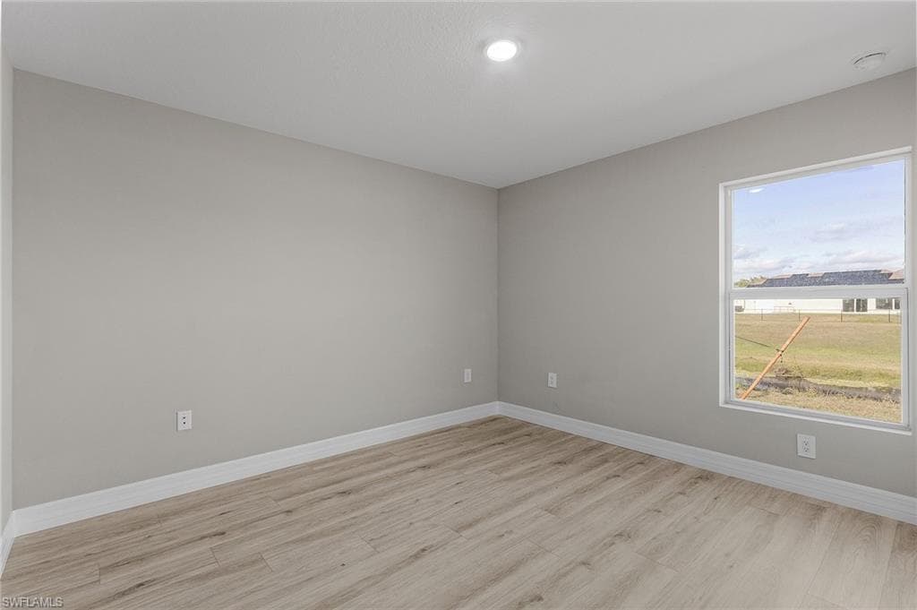 545 Oakshire LN-15