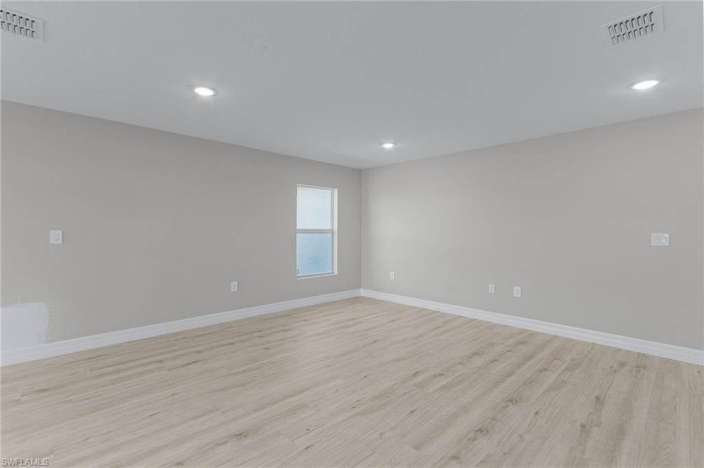 545 Oakshire LN-12