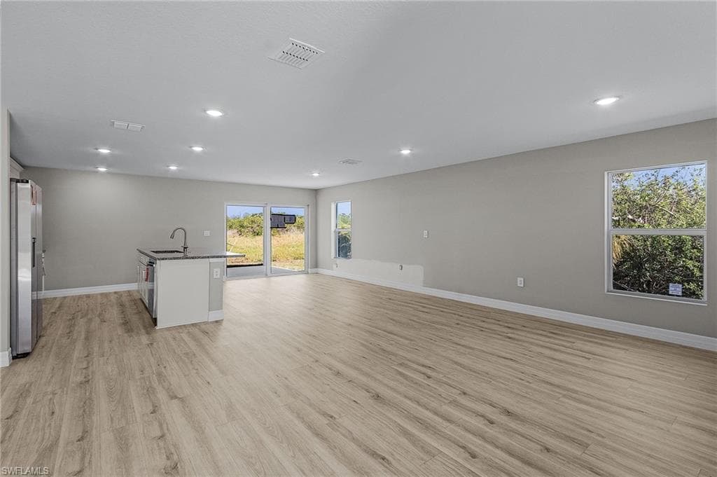 545 Oakshire LN-8