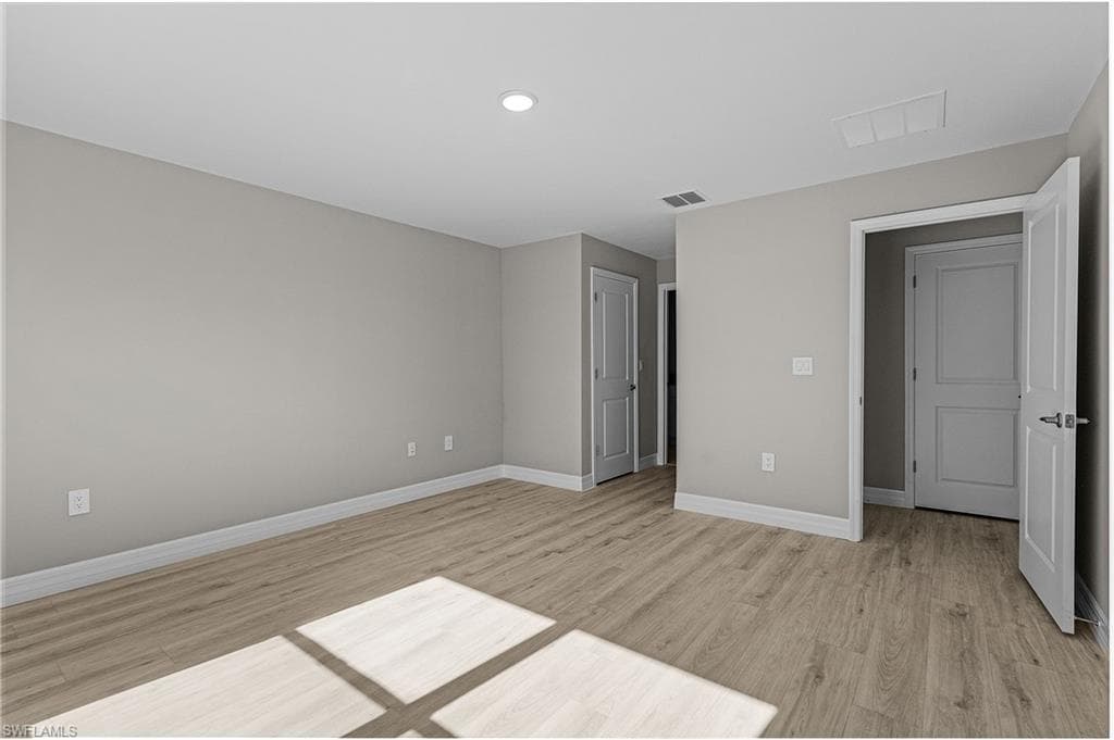 545 Oakshire LN-5