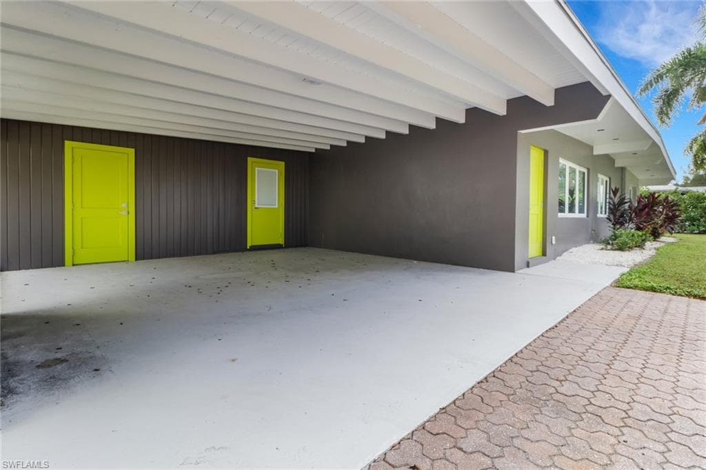 5150 Sand Dollar LN, NAPLES FL 34103-5