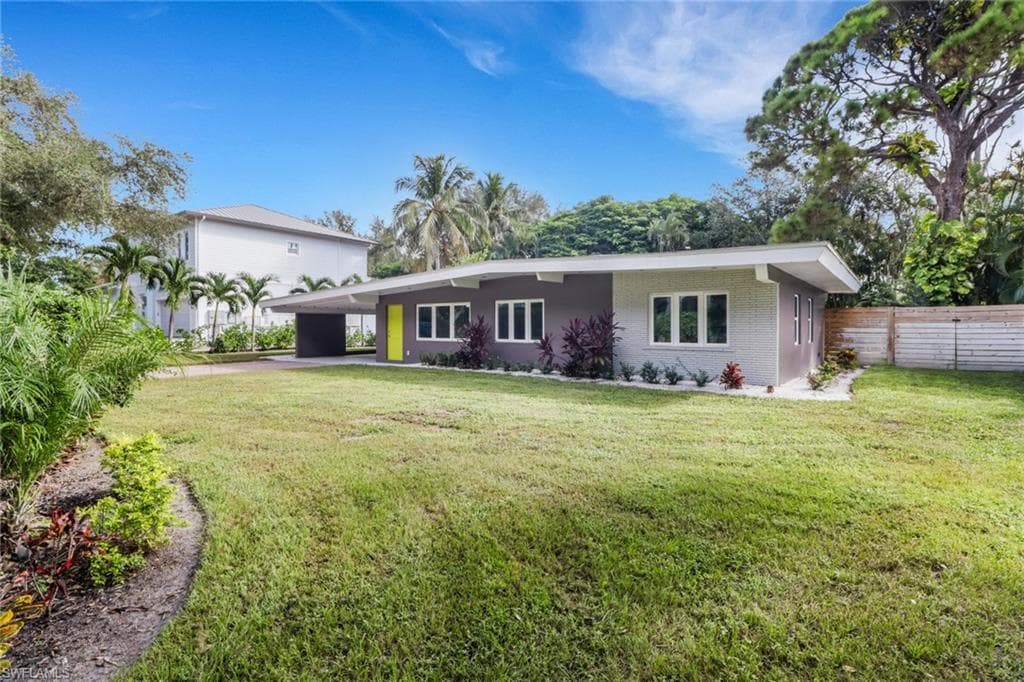 5150 Sand Dollar LN, NAPLES FL 34103-2