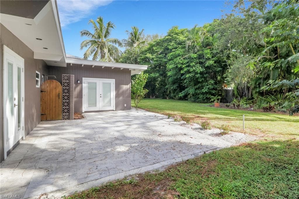 5150 Sand Dollar LN, NAPLES FL 34103-30