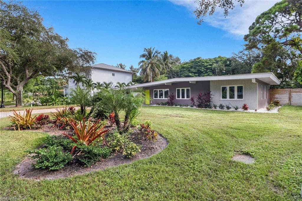 5150 Sand Dollar LN, NAPLES FL 34103-3