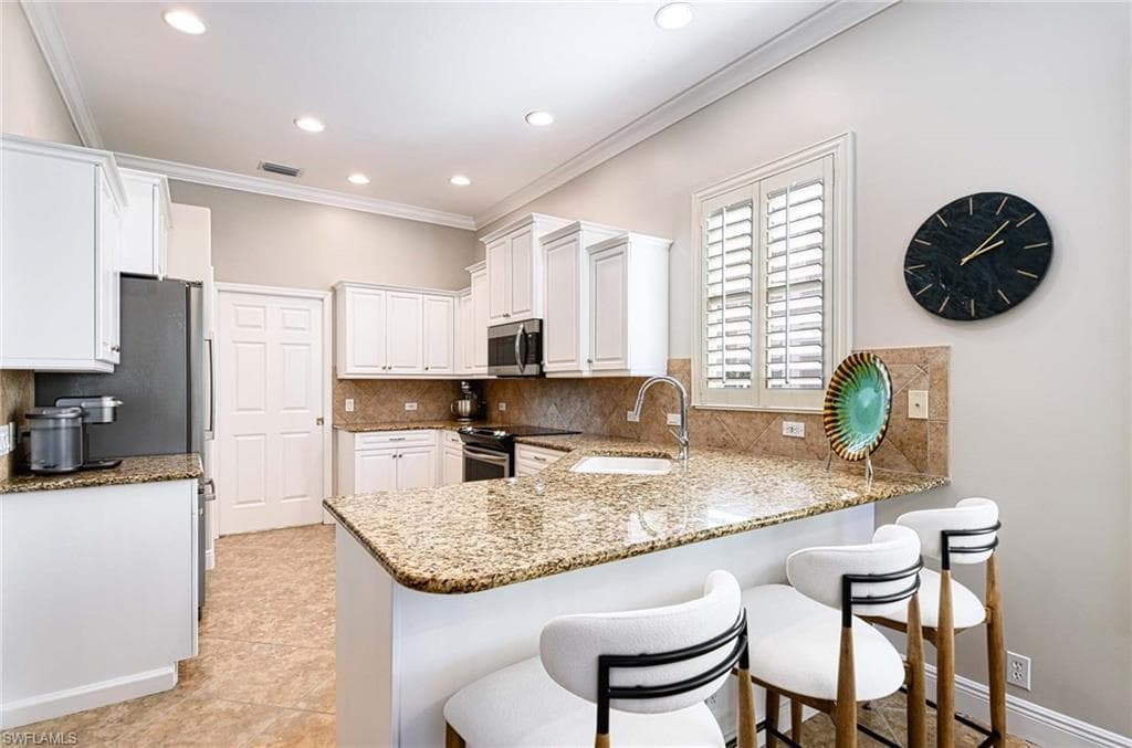 2917 Lone Pine LN, NAPLES FL 34119-11