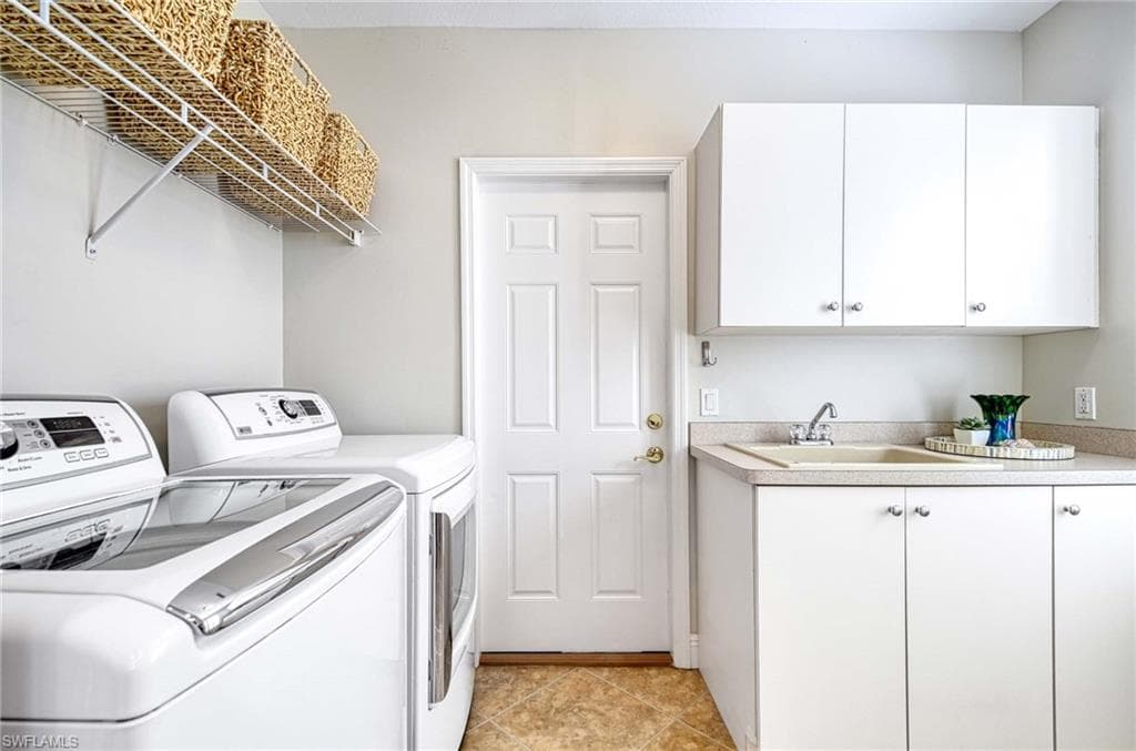 2917 Lone Pine LN, NAPLES FL 34119-21