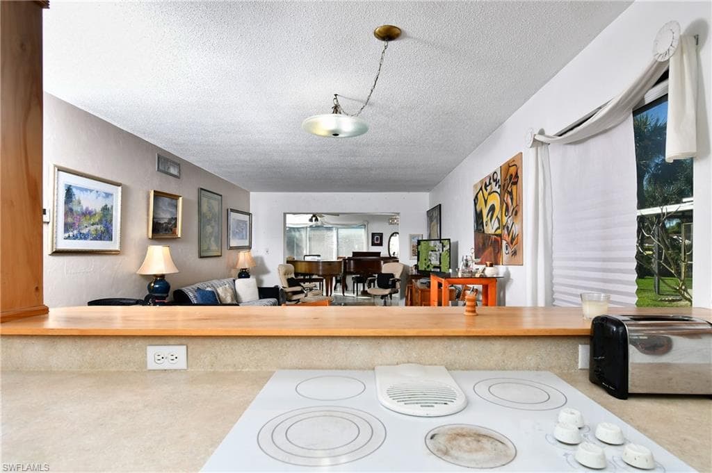 2212 E 6th ST, LEHIGH ACRES FL 33936-10