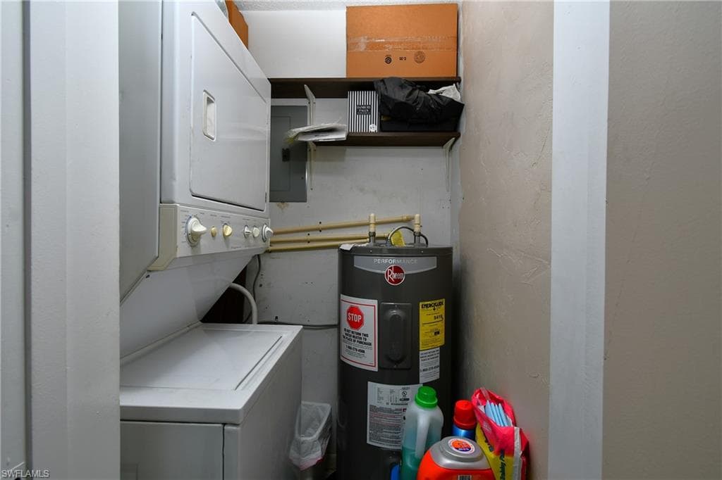 2212 E 6th ST, LEHIGH ACRES FL 33936-18