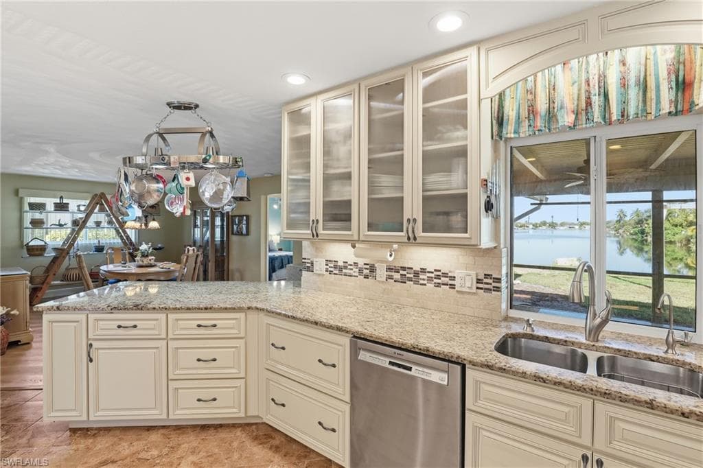 15840 Lake Candlewood DR, FORT MYERS FL 33908-16