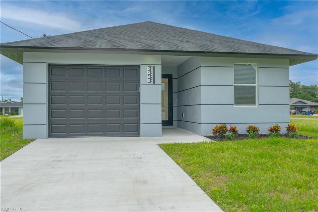 2045 Carver AVE, FORT MYERS FL 33916-1