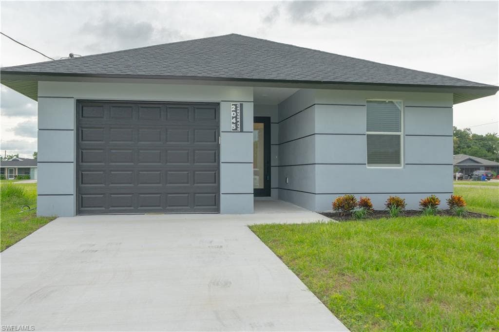 2045 Carver AVE, FORT MYERS FL 33916-15