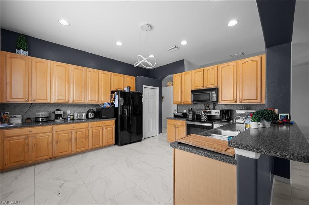 7384 Sika Deer WAY, FORT MYERS FL 33966-30