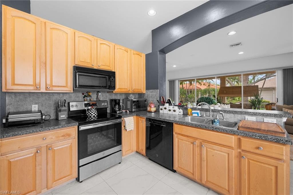 7384 Sika Deer WAY, FORT MYERS FL 33966-7