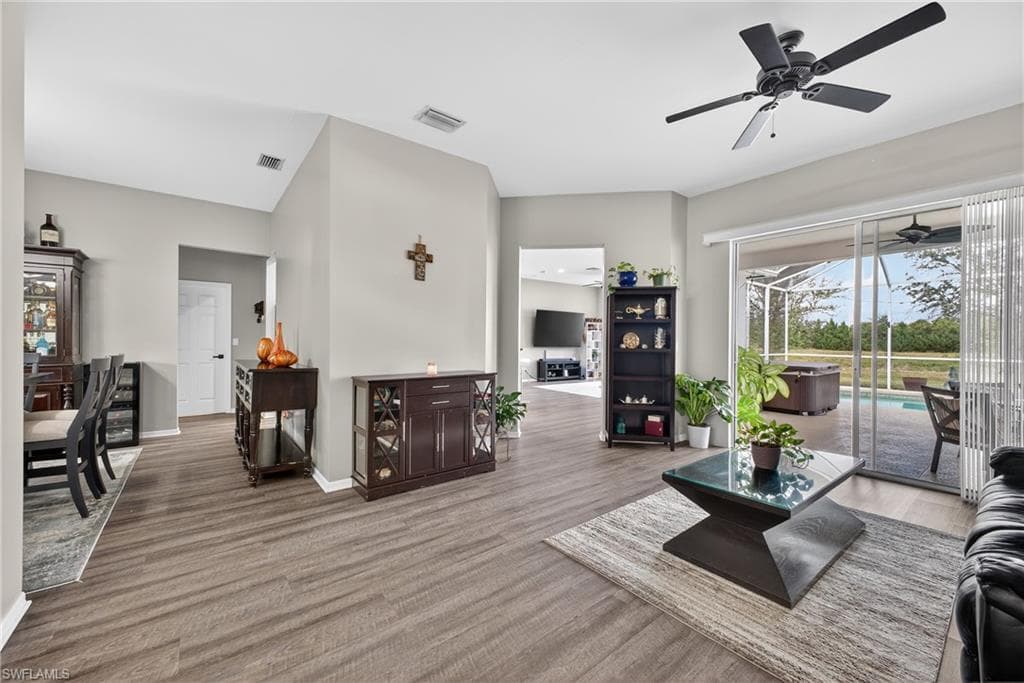 657 Grand Rapids BLVD, NAPLES FL 34120-5