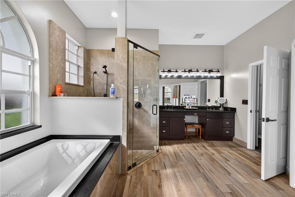 657 Grand Rapids BLVD, NAPLES FL 34120-16