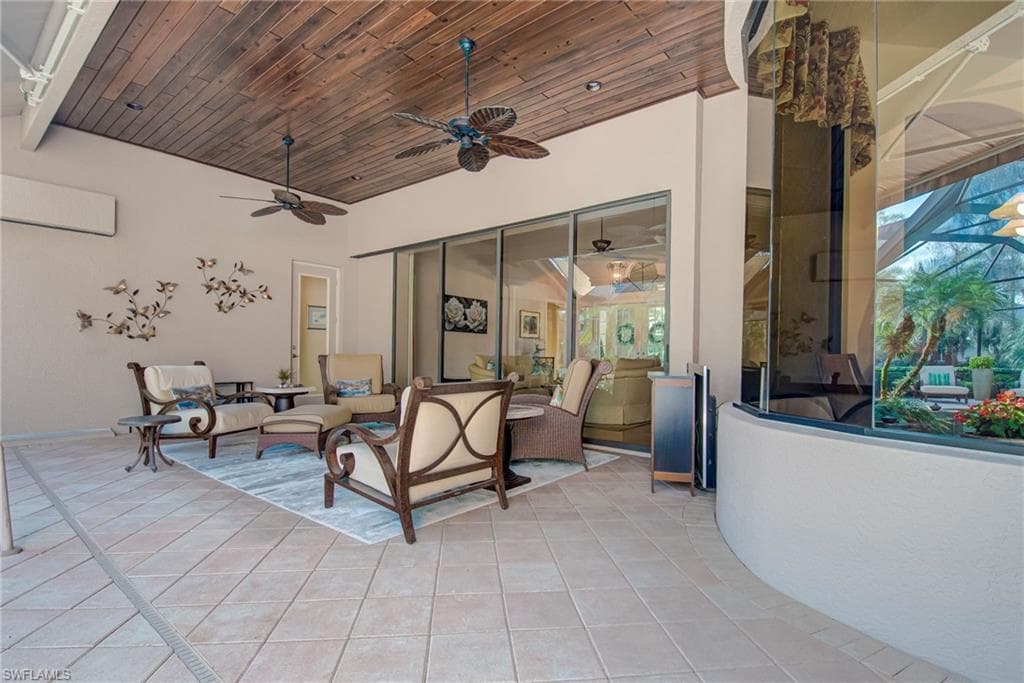 3126 Terramar CT, NAPLES FL 34119-27