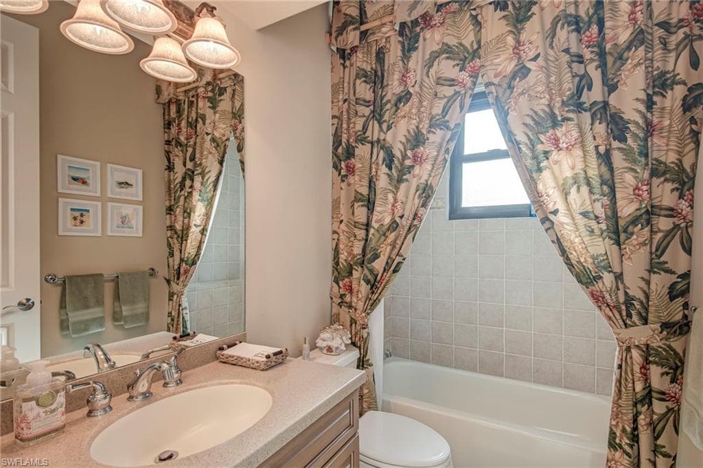 3126 Terramar CT, NAPLES FL 34119-19