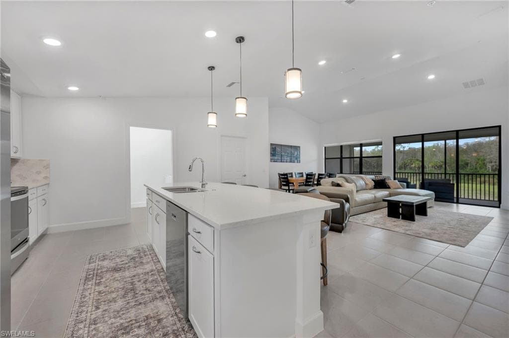 5693 Mayflower WAY # 1104, OTHER FL 34142-5