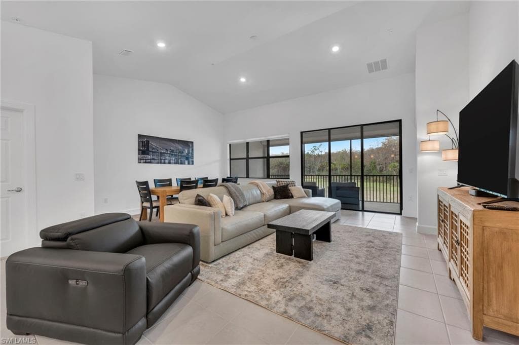 5693 Mayflower WAY # 1104, OTHER FL 34142-7