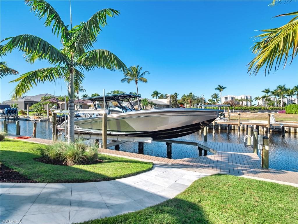 6707 Daniel CT, FORT MYERS FL 33908-35