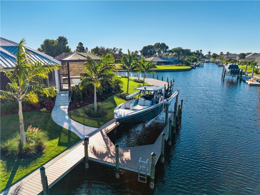 6707 Daniel CT, FORT MYERS FL 33908-37