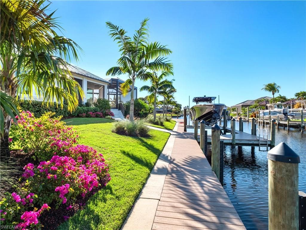 6707 Daniel CT, FORT MYERS FL 33908-36
