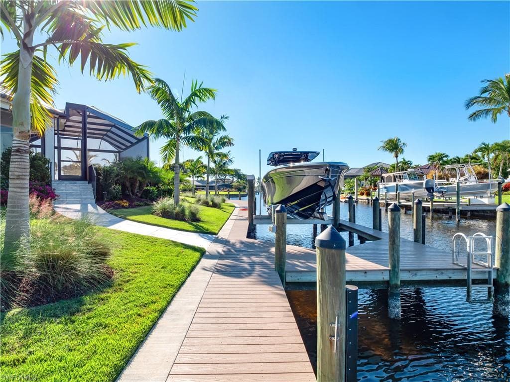 6707 Daniel CT, FORT MYERS FL 33908-38