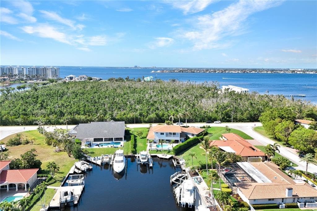 6448 Griffin BLVD, FORT MYERS FL 33908-44