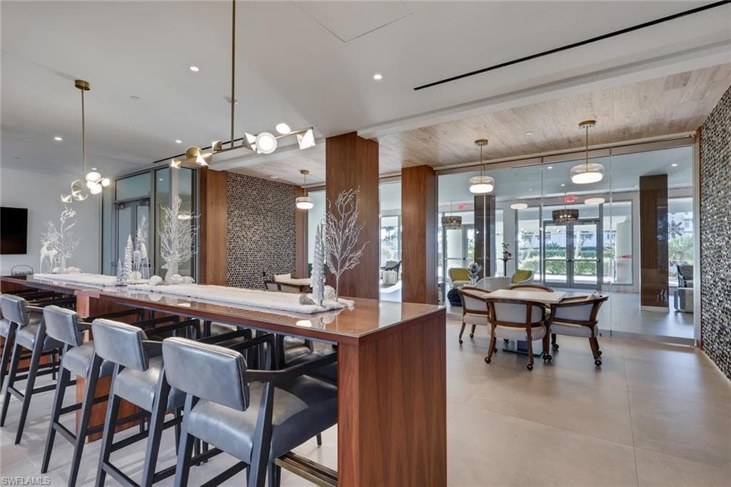 260 Seaview CT # 1108, MARCO ISLAND FL 34145-28