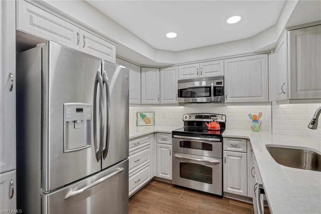 260 Seaview CT # 1108, MARCO ISLAND FL 34145-3