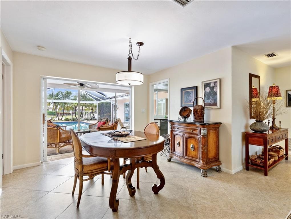 392 Snow DR, FORT MYERS FL 33919-11