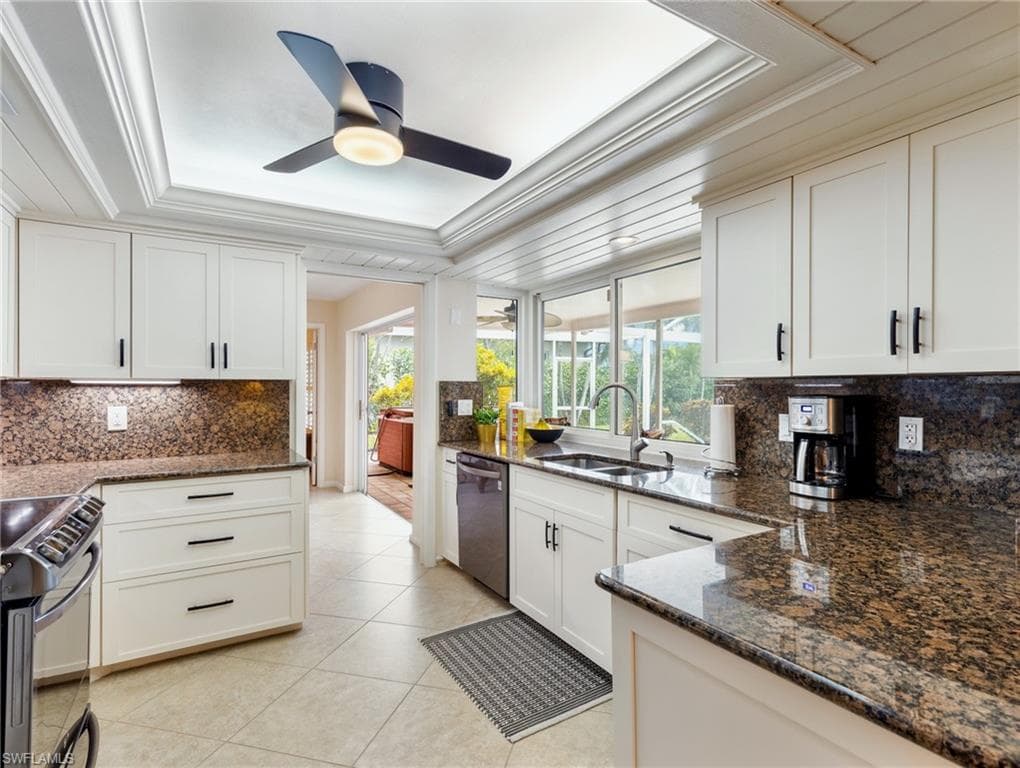 392 Snow DR, FORT MYERS FL 33919-25