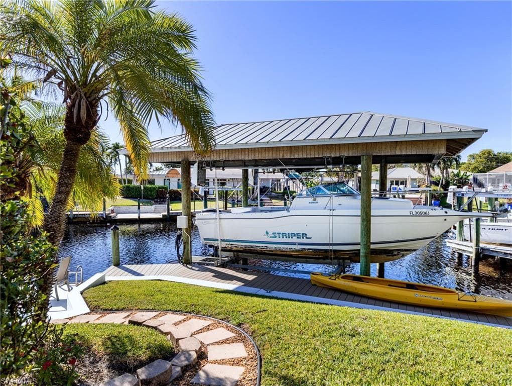 392 Snow DR, FORT MYERS FL 33919-21