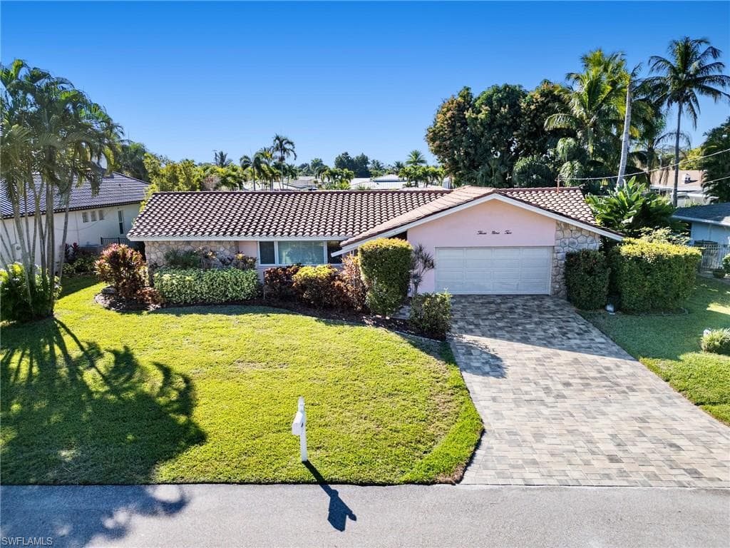 392 Snow DR, FORT MYERS FL 33919-4