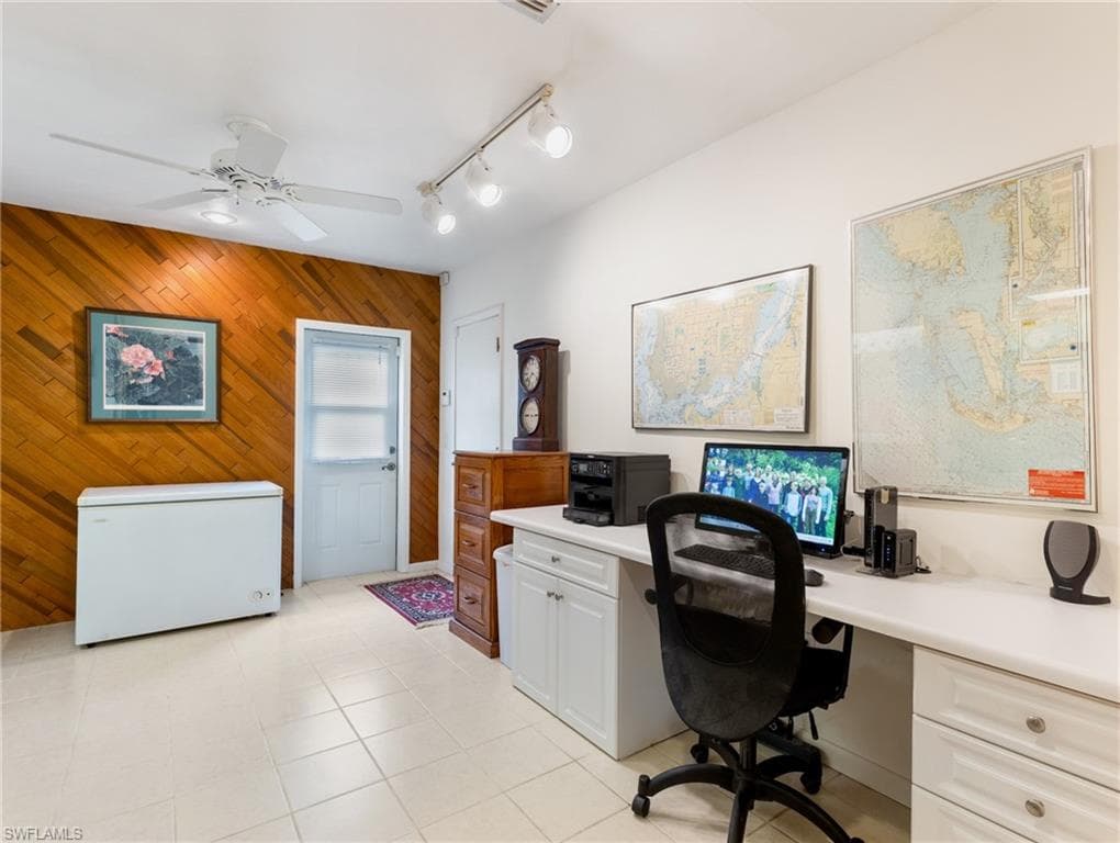 392 Snow DR, FORT MYERS FL 33919-38