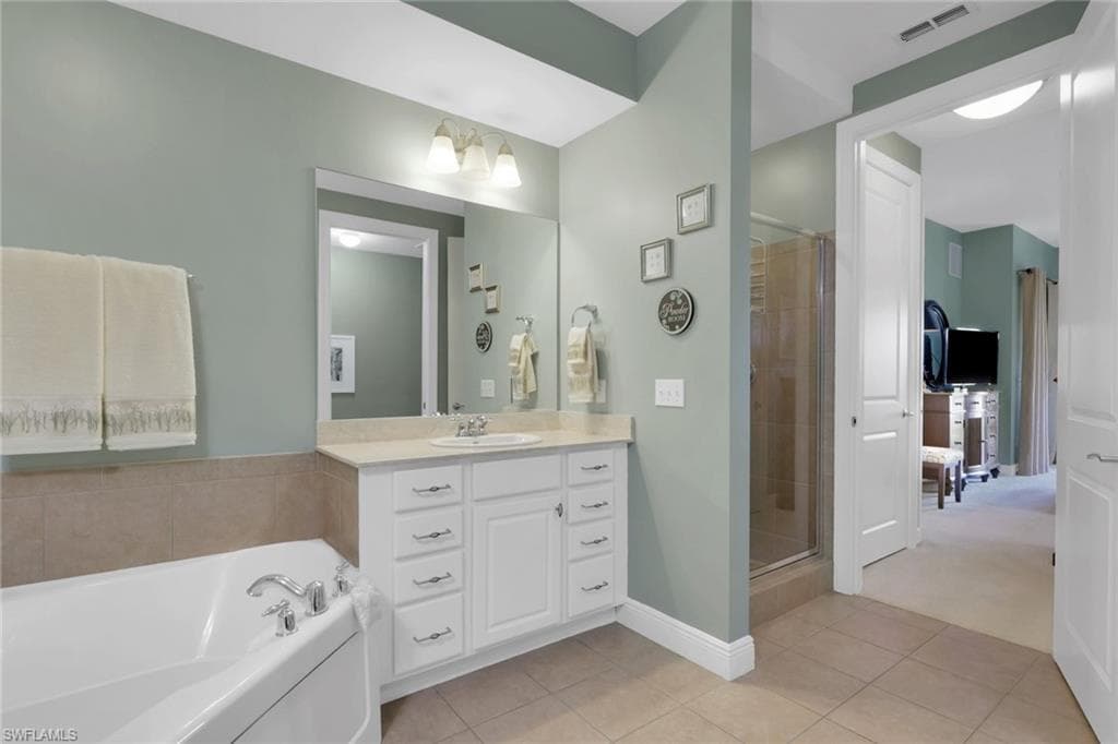 8011 Via Monte Carlo WAY # 2213, ESTERO FL 33928-18