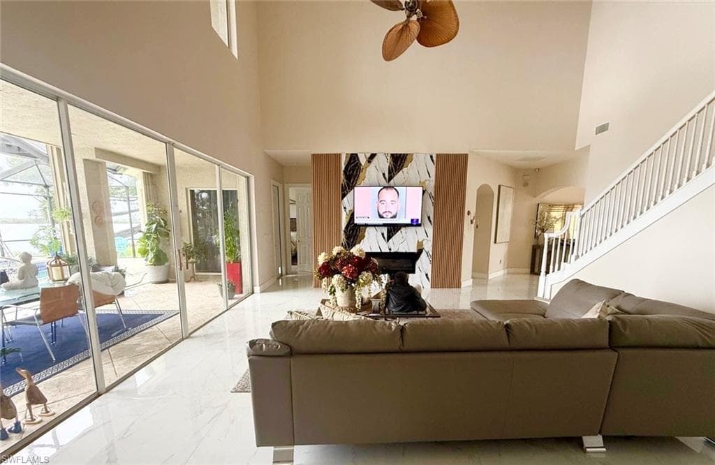 4463 E Riverside DR, FORT MYERS FL 33905-10