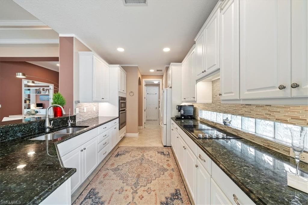 7831 Martino CIR, NAPLES FL 34112-11