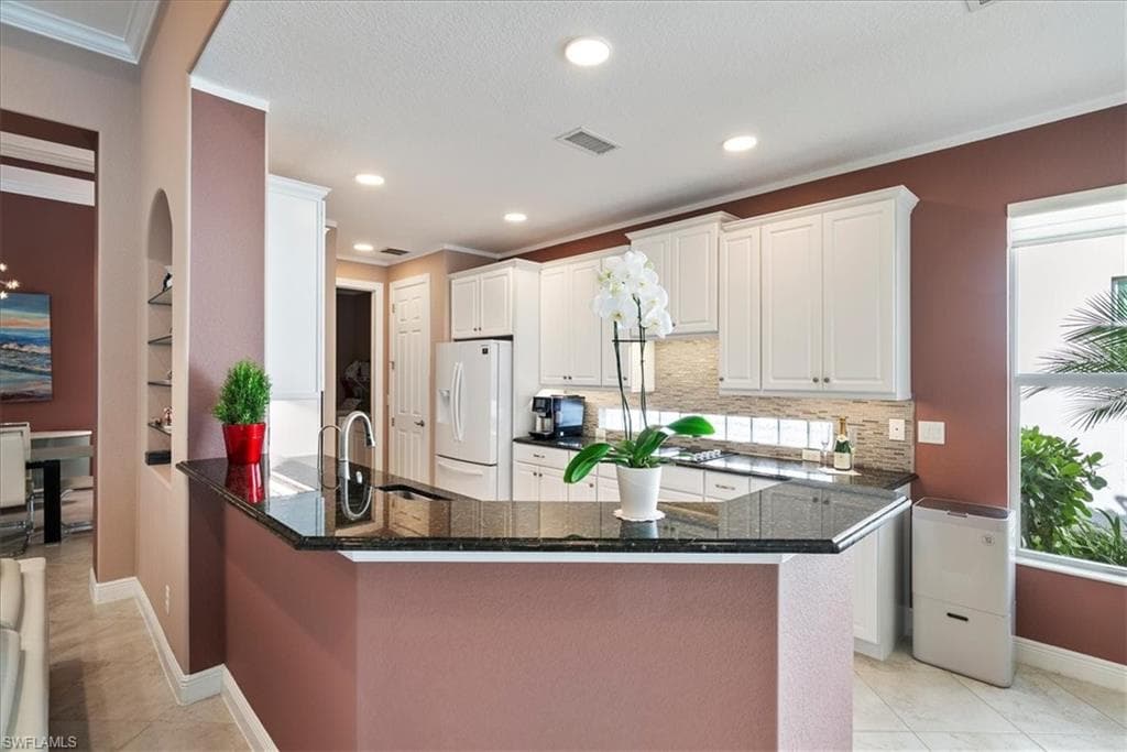 7831 Martino CIR, NAPLES FL 34112-9