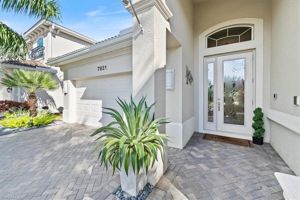 7831 Martino CIR, NAPLES FL 34112-3
